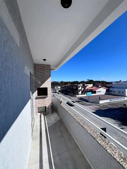 Prédio inteiro a venda com 8 apartamentos e 16 vagas de garagem em Itapoá