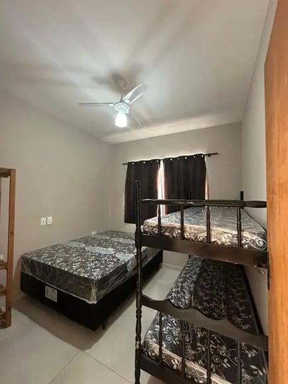 Casa com 3 dormitórios sendo 1 suíte e 2 vagas de garagem em Itapoá