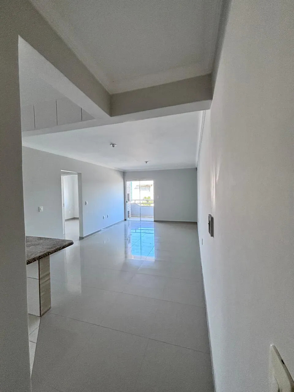 Prédio inteiro a venda com 8 apartamentos e 16 vagas de garagem em Itapoá