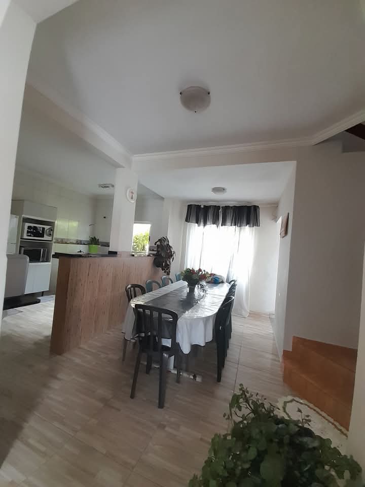 Sobrado na Região Central de Itapoá-SC