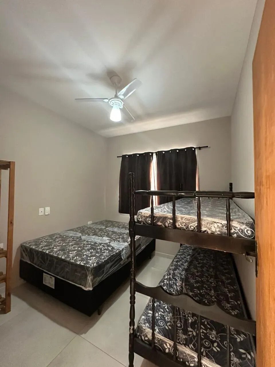 Casa com 3 dormitórios sendo 1 suíte e 2 vagas de garagem em Itapoá